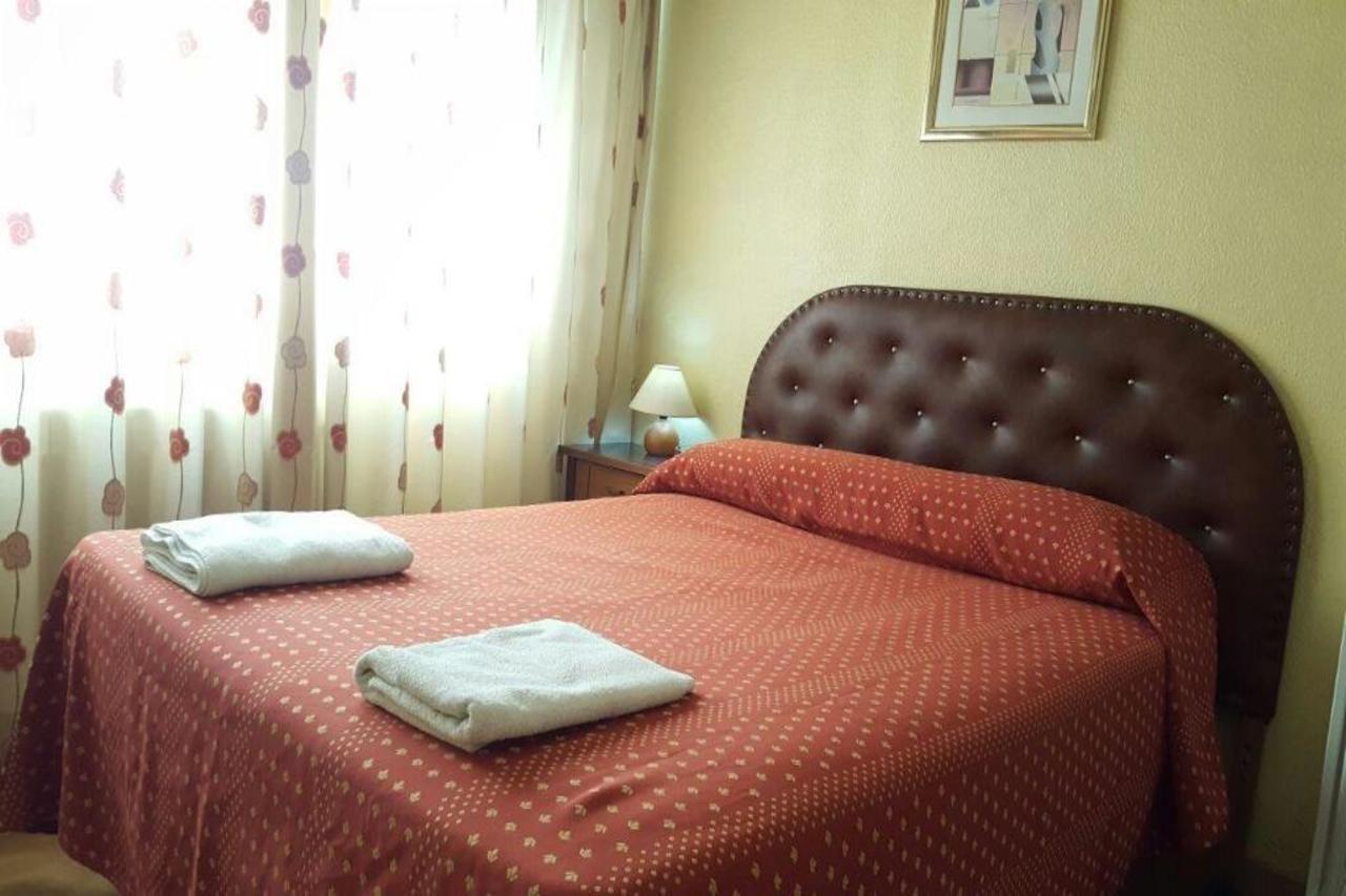 Hostal Jacinto Alcalá de Henares Esterno foto