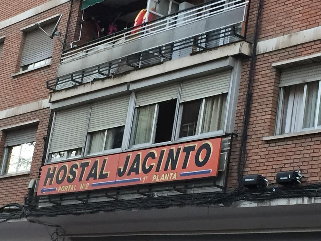 Hostal Jacinto Alcalá de Henares Esterno foto