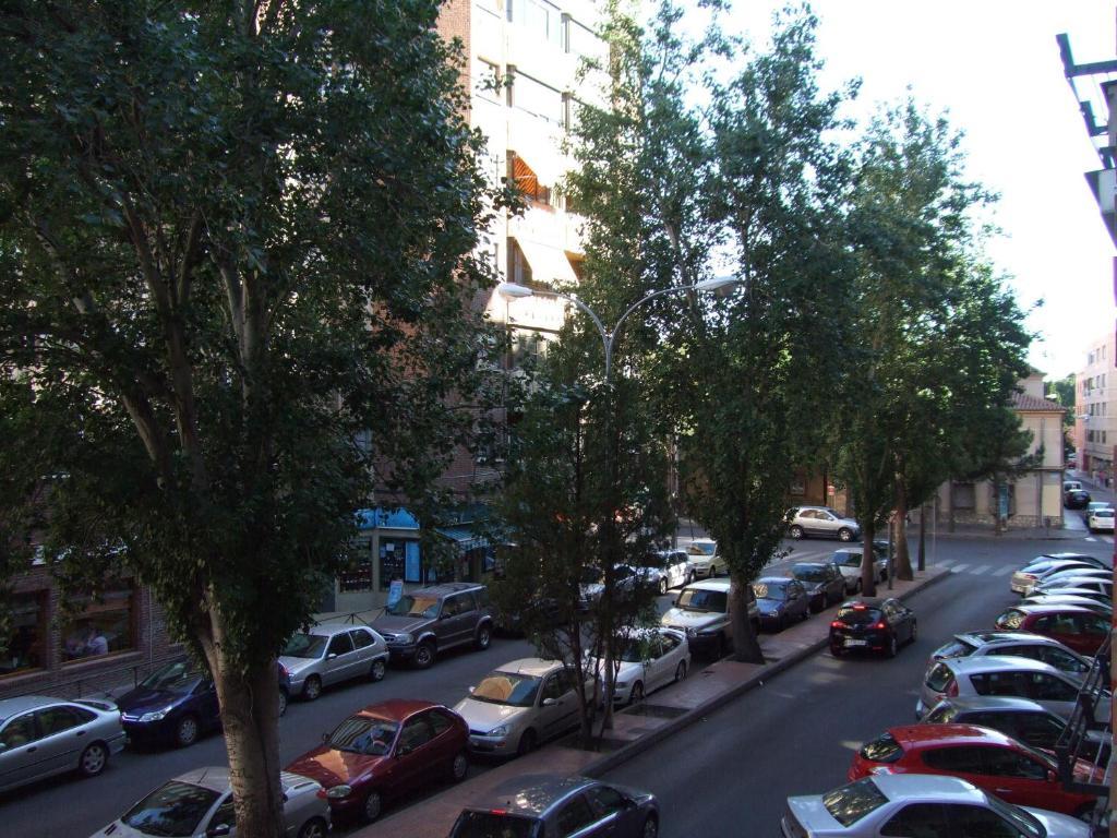 Hostal Jacinto Alcalá de Henares Esterno foto