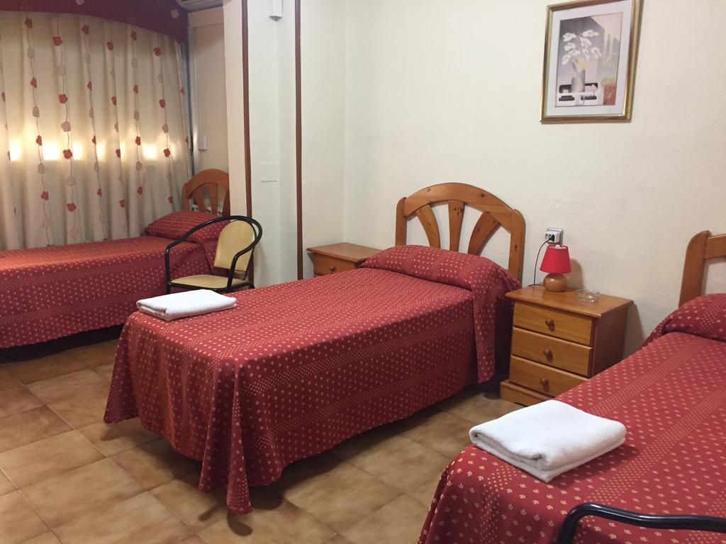 Hostal Jacinto Alcalá de Henares Esterno foto